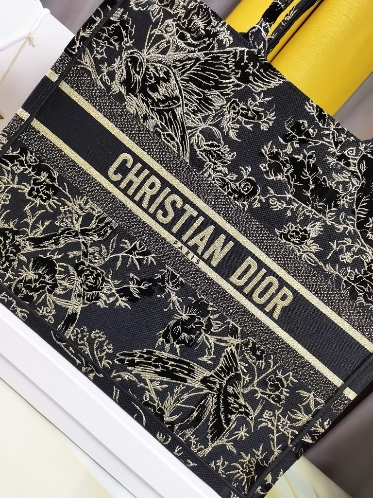 Christian Dior Shopping Bags